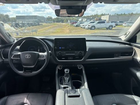 Used 2024 Toyota Grand Highlander FWD image 9
