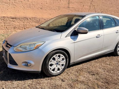 Used 2012 Ford Focus SE FWD image 1