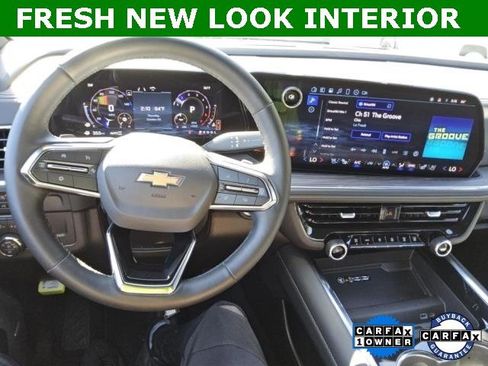 Certified 2025 Chevrolet Suburban Premier image 3