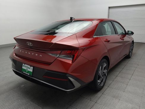 Used 2025 Hyundai Elantra SEL FWD image 9