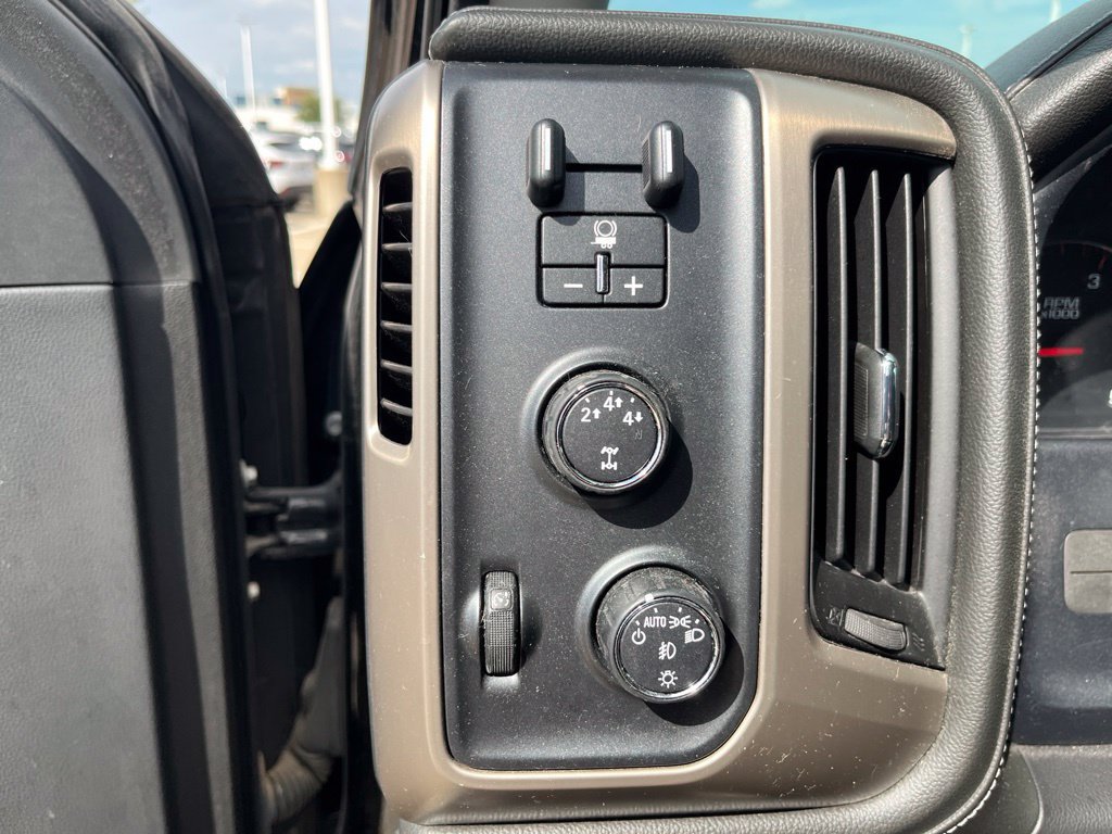 Used 2016 GMC Sierra 2500 Denali w/ Duramax Plus Package AWD/4WD image 14