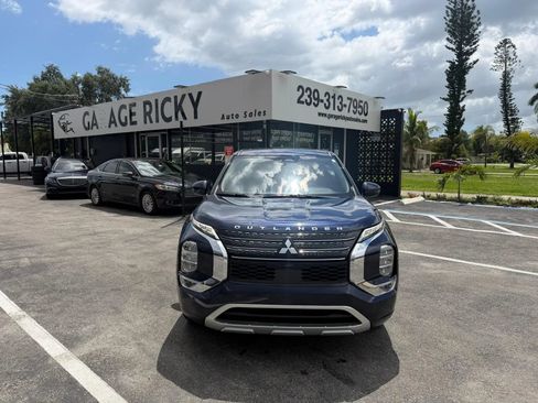 Used 2022 Mitsubishi Outlander SE FWD image 2