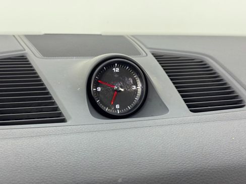 Used 2022 Porsche Cayenne Platinum Edition image 26