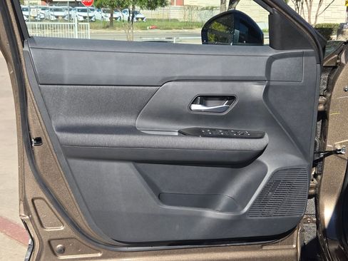 New 2026 Nissan Kicks SV w/ SV Premium Package FWD image 12