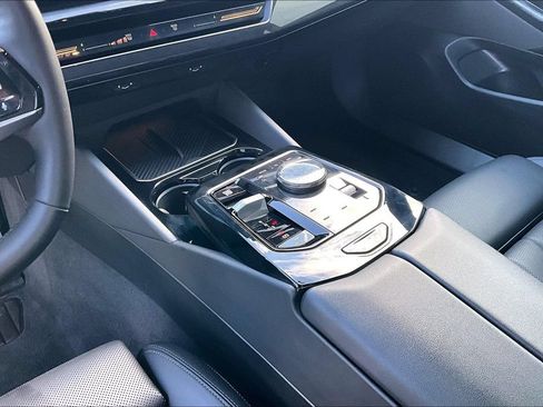 Used 2024 BMW 530i xDrive w/ Premium Package AWD/4WD image 15