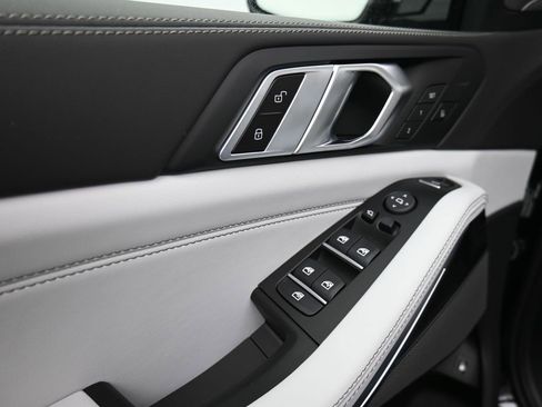 New 2026 BMW X5 xDrive50e w/ Executive Package AWD/4WD image 9