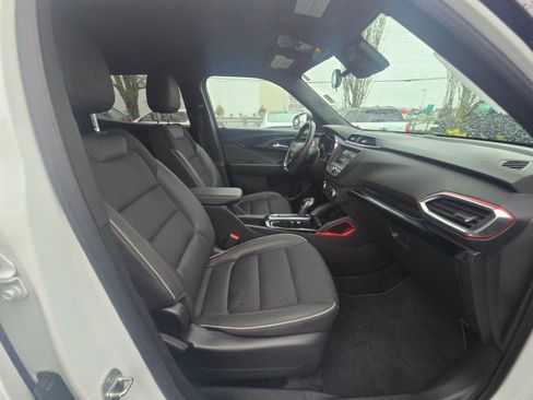 Used 2023 Chevrolet TrailBlazer RS AWD/4WD image 12