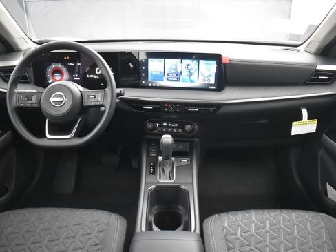 New 2026 Nissan Kicks SV image 9