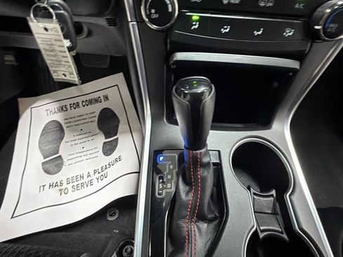 Used 2015 Toyota Camry SE image 34