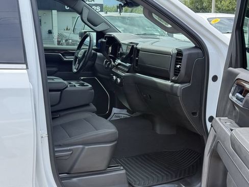 Used 2025 GMC Sierra 1500 SLE RWD image 17