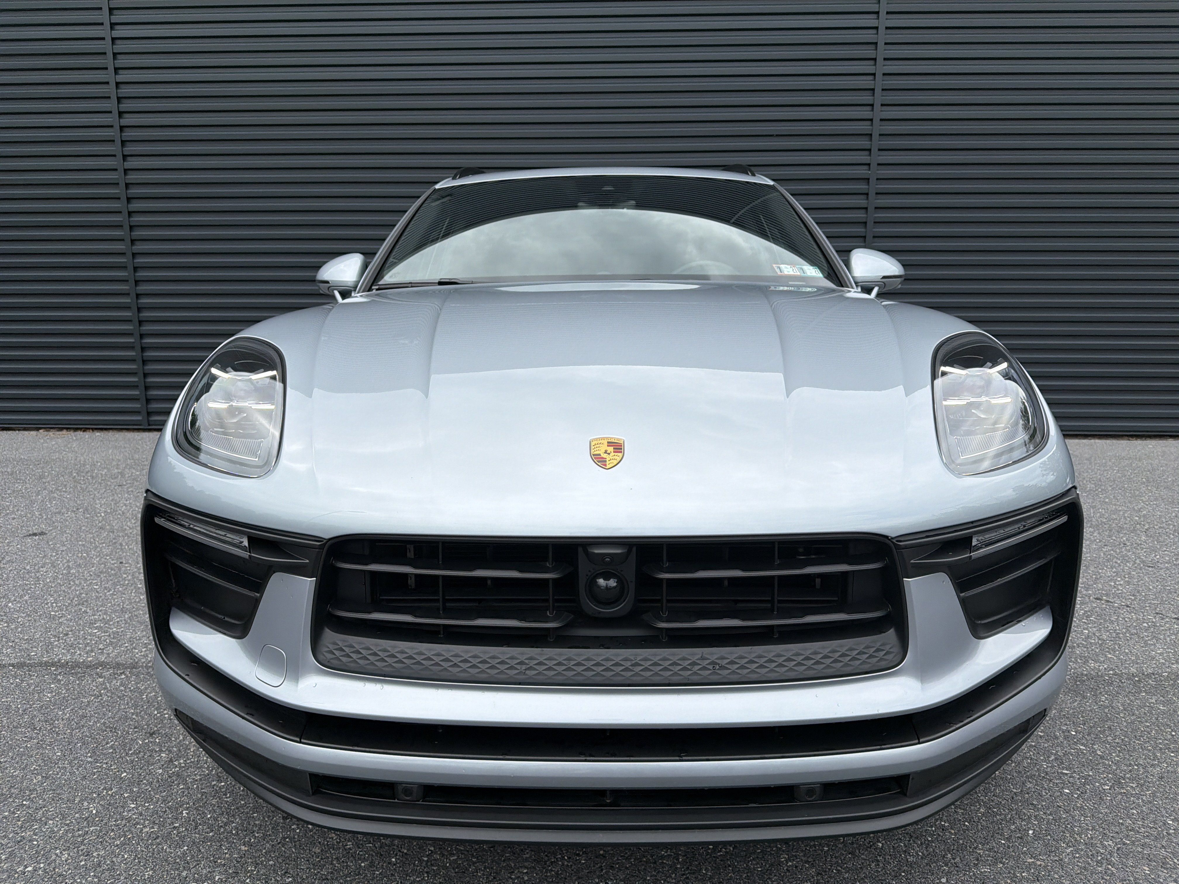 Certified 2026 Porsche Macan AWD/4WD image 2