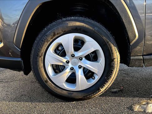 Used 2024 Toyota RAV4 LE image 7