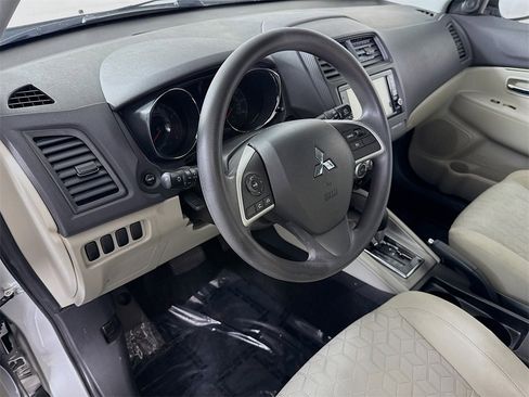 Used 2020 Mitsubishi Outlander Sport ES image 16