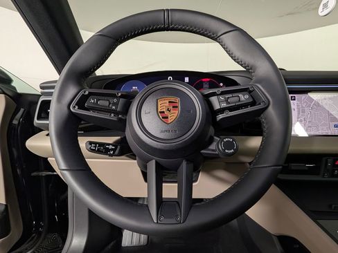 New 2026 Porsche Macan 4 Electric image 37