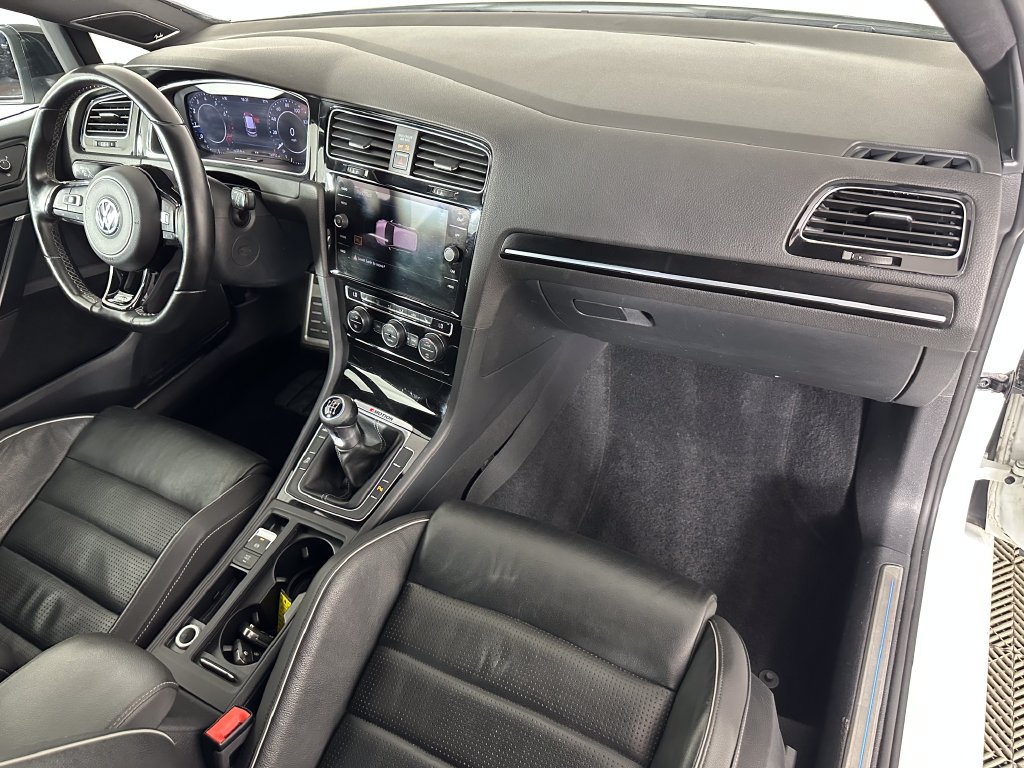 Used 2018 Volkswagen Golf R 4-Door AWD/4WD image 29