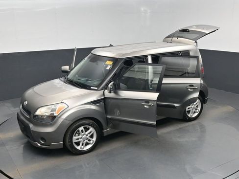 Used 2011 Kia Soul + image 20
