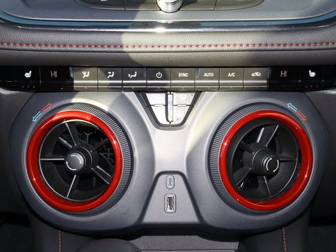 Used 2025 Chevrolet Blazer RS image 22