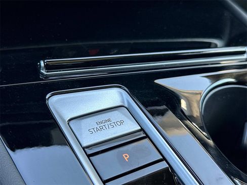 New 2025 Volkswagen Atlas SEL image 14