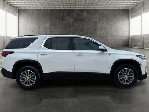 Used 2023 Chevrolet Traverse LT FWD image 4