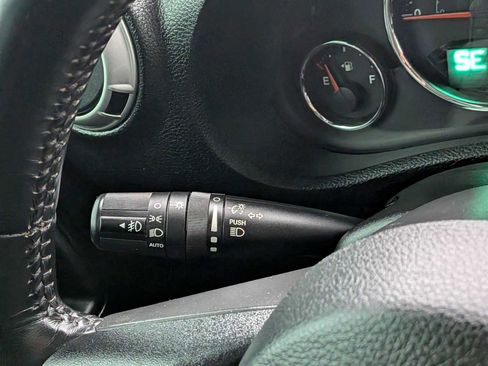 Used 2017 Jeep Wrangler Unlimited Sahara w/ Connectivity Group image 27