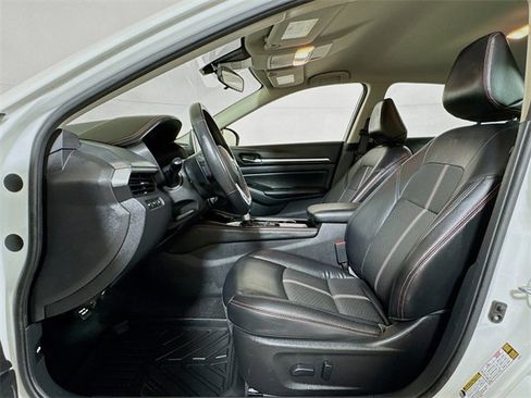 Used 2024 Nissan Altima 2.5 SR image 17