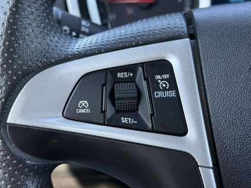 Used 2017 Chevrolet Equinox LT FWD image 18