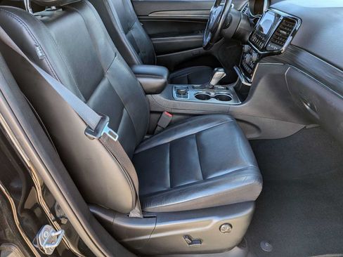 Used 2020 Jeep Grand Cherokee Limited AWD/4WD image 19