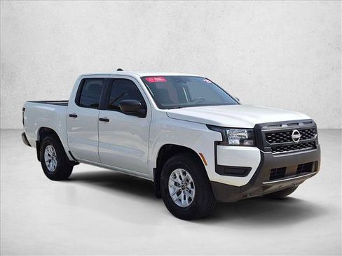 Certified 2025 Nissan Frontier S RWD image 3