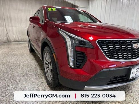Used 2022 Cadillac XT4 Premium Luxury w/ Enhanced Visibility Package FWD image 8
