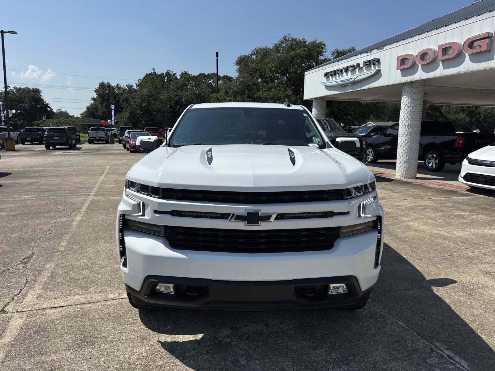 Used 2021 Chevrolet Silverado 1500 RST w/ Z71 Off-Road Package AWD/4WD image 3