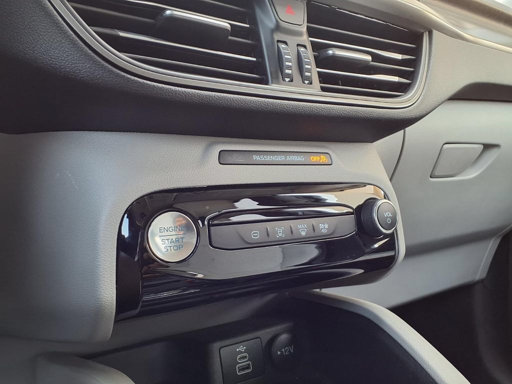 Used 2024 Ford Escape SE FWD image 6