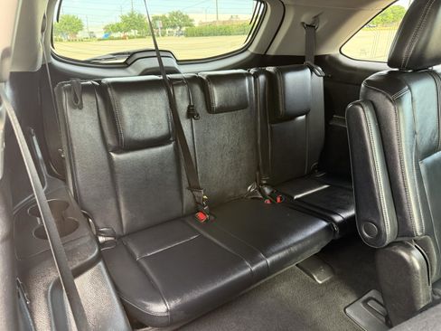 Used 2017 Toyota Highlander SE w/ Carpet Mat Package AWD/4WD image 37