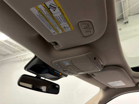 Used 2022 Ford Expedition XLT image 34