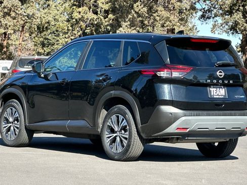 Used 2023 Nissan Rogue SV image 6