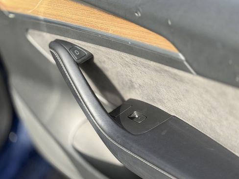 Used 2022 Tesla Model 3 Standard Range image 37