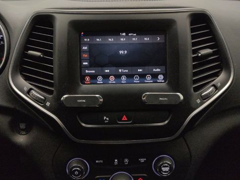 Used 2019 Jeep Cherokee Latitude Plus image 25