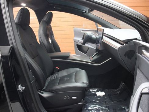 Used 2022 Tesla Model X image 14