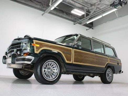 Used 1991 Jeep Grand Wagoneer image 15