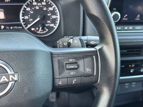 Used 2025 Nissan Rogue S FWD image 23