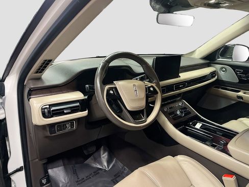 Used 2022 Lincoln Aviator Reserve w/ Equipment Group 201A image 9