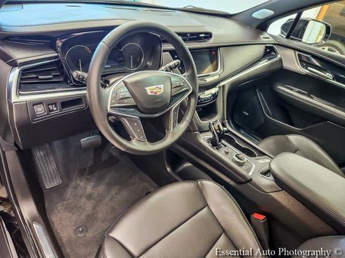 Certified 2025 Cadillac XT5 Premium Luxury w/ LPO, Floor Liner Package AWD/4WD image 10