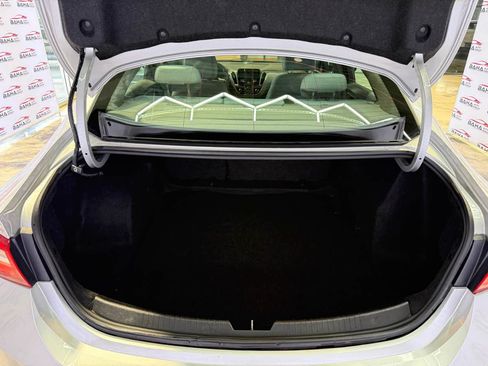 Used 2021 Chevrolet Malibu LS FWD image 36
