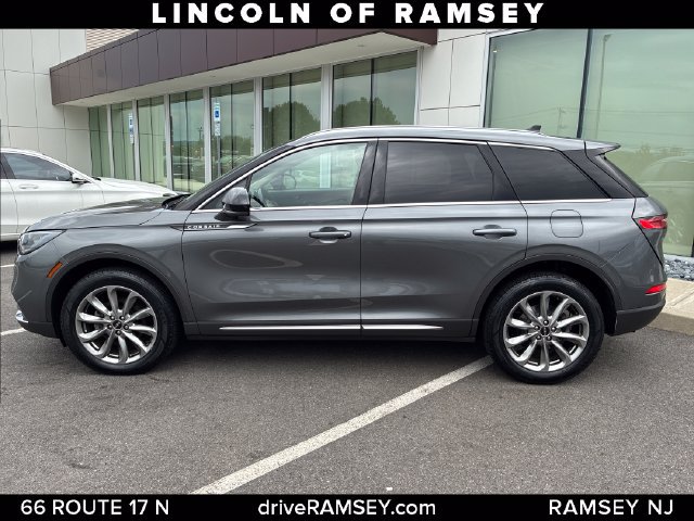Certified 2022 Lincoln Corsair AWD w/ Premium Package image 2