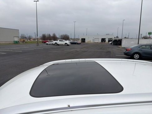 Used 2025 Lexus UX 300h AWD image 4