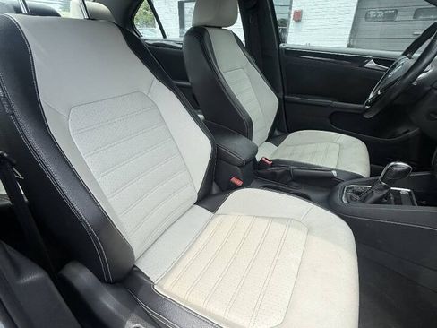 Used 2015 Volkswagen Jetta Sport FWD image 30