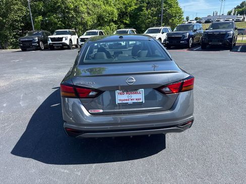 New 2026 Nissan Altima 2.5 SV FWD image 4