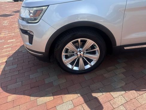 Used 2019 Ford Explorer Limited w/ Class III Trailer Tow Package FWD image 10