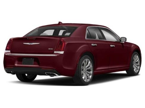 Used 2019 Chrysler 300 Limited AWD/4WD image 2