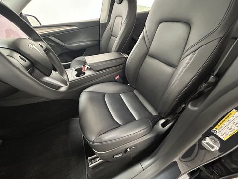 Used 2023 Tesla Model Y Long Range image 27