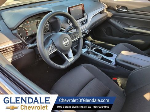 Used 2024 Nissan Altima 2.5 SV image 19